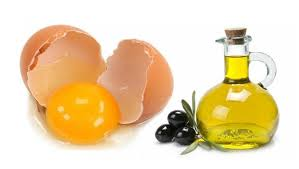Eigelb-Olivenöl-Gesichtsmaske